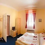 Sebastian بيت ضيافة 3*